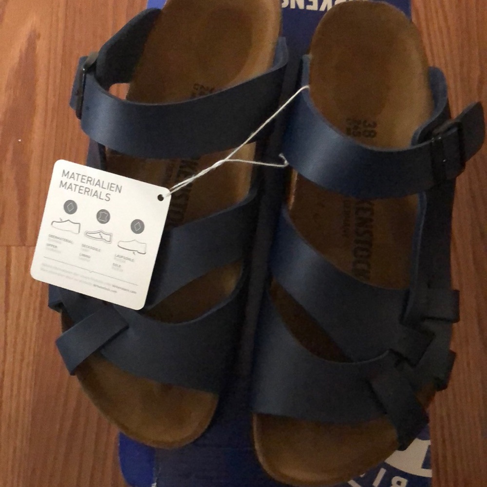 New w/ tag Pisa Birkenstock’s in size 38 Narrow